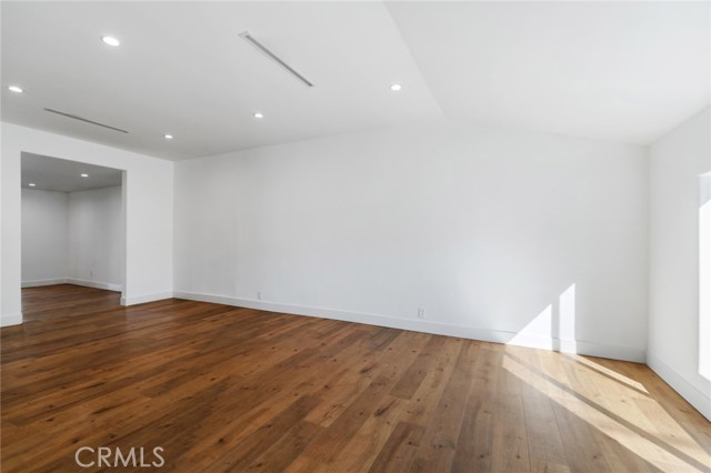 Detail Gallery Image 5 of 54 For 6015 Laurelgrove, North Hollywood,  CA 91606 - 5 Beds | 5 Baths