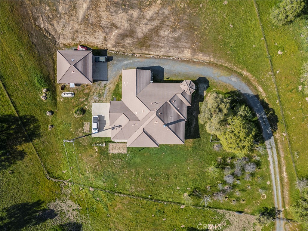 https://media.crmls.org/medias/9eac0fbd-7e44-424f-86ce-4130195fd493.jpg?preset=X-Large