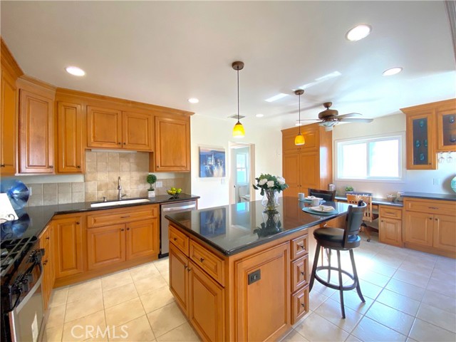 2806 Spreckels Lane, Redondo Beach, California 90278, 3 Bedrooms Bedrooms, ,2 BathroomsBathrooms,Residential,Sold,Spreckels,SB22003086