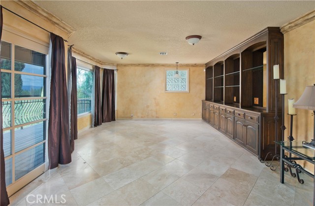 Detail Gallery Image 23 of 41 For 4389 San Blas Ave, Woodland Hills,  CA 91364 - 4 Beds | 2/1 Baths