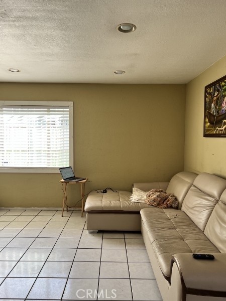 Detail Gallery Image 13 of 20 For 2160 E 105th, Los Angeles,  CA 90002 - 3 Beds | 2 Baths