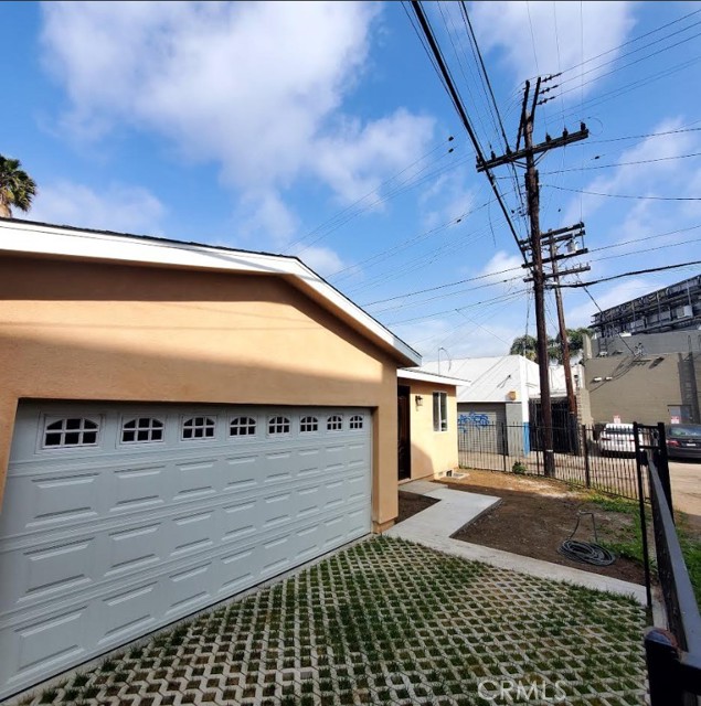 Detail Gallery Image 2 of 35 For 3765 Globe Ave, Los Angeles,  CA 90066 - – Beds | – Baths