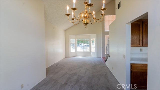 Detail Gallery Image 4 of 33 For 37908 Wesley Ct, Palmdale,  CA 93552 - 4 Beds | 2/1 Baths