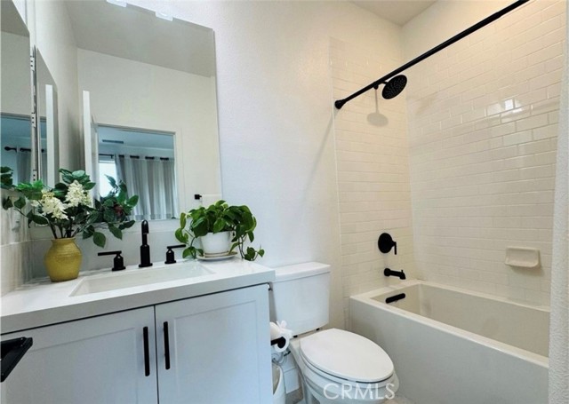 295 Autumn Way, Mission Viejo CA: https://media.crmls.org/medias/9eaf0f31-ed32-4363-b893-39eb9e211ad2.jpg