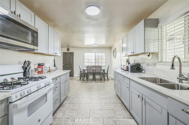 Detail Gallery Image 12 of 30 For 15025 Avenida Ramada, Desert Hot Springs,  CA 92240 - 3 Beds | 2/1 Baths