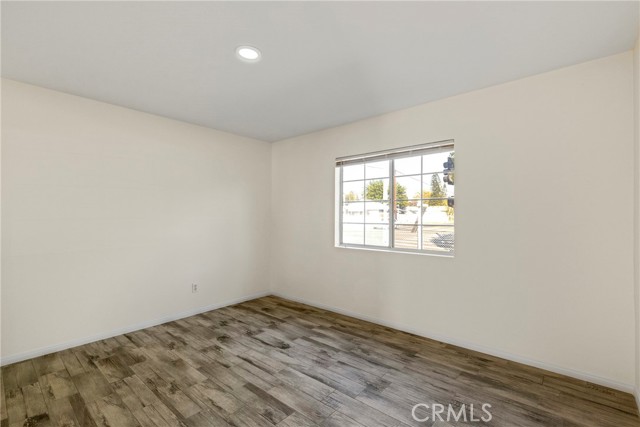 7955 White Oak photo 9