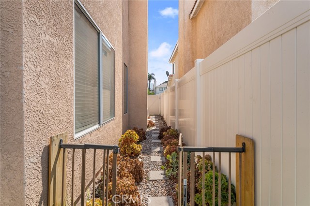 10162 Basalt Lane, Mentone CA: https://media.crmls.org/medias/9eafe8cc-028b-48f3-b299-e65a0b0138bd.jpg
