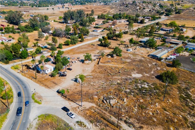 23510 Ellis Avenue, Perris CA: https://media.crmls.org/medias/9eb04447-3dc3-4b13-93f4-6092cd2249ff.jpg