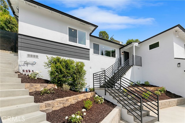 Detail Gallery Image 50 of 51 For 3900 Benedict Canyon Dr, Sherman Oaks,  CA 91423 - 3 Beds | 4 Baths