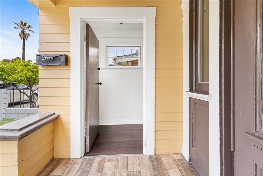 MLS #OC25097887 img 26