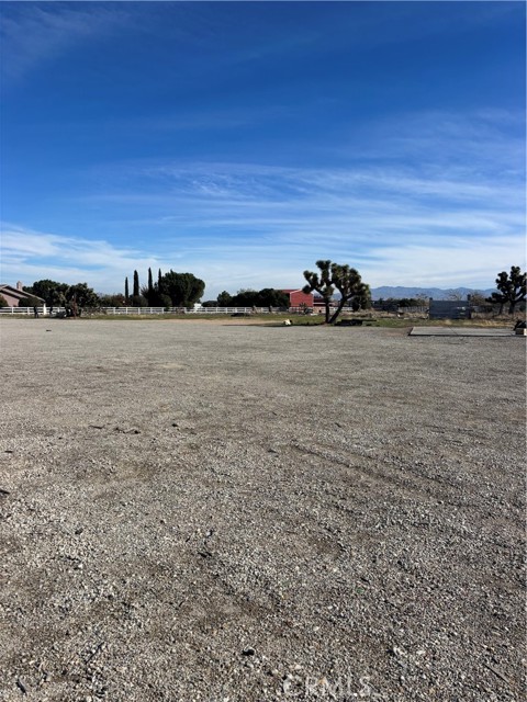 Detail Gallery Image 14 of 17 For 11971 Mission, Oak Hills,  CA 92344 - – Beds | – Baths