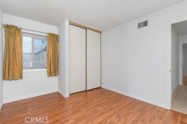 5391 Glenstone Drive, Huntington Beach CA: https://media.crmls.org/medias/9eb19d63-52e6-412b-a40c-588994552016.jpg