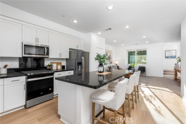 1140 Santo Antonio Drive, Colton CA: https://media.crmls.org/medias/9eb1bdcd-a344-4494-b9b4-e452447bc108.jpg