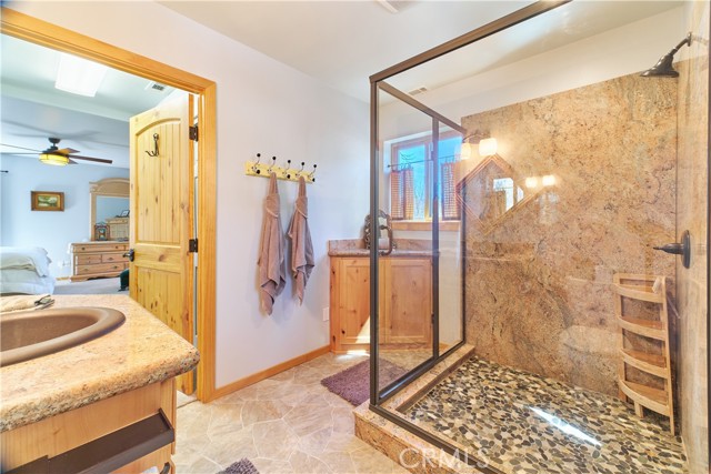 Detail Gallery Image 22 of 53 For 448 Edgemoor Rd, Big Bear Lake,  CA 92315 - 7 Beds | 4/1 Baths