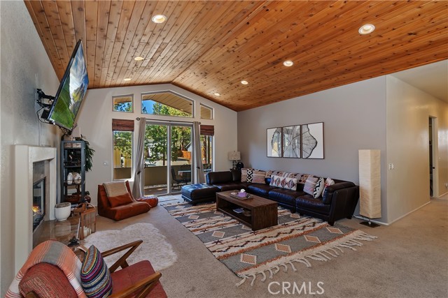 Detail Gallery Image 8 of 50 For 317 Oriole, Big Bear Lake,  CA 92315 - 3 Beds | 3 Baths