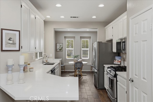 Detail Gallery Image 4 of 38 For 27822 Whisperwood Dr, Menifee,  CA 92584 - 2 Beds | 2 Baths