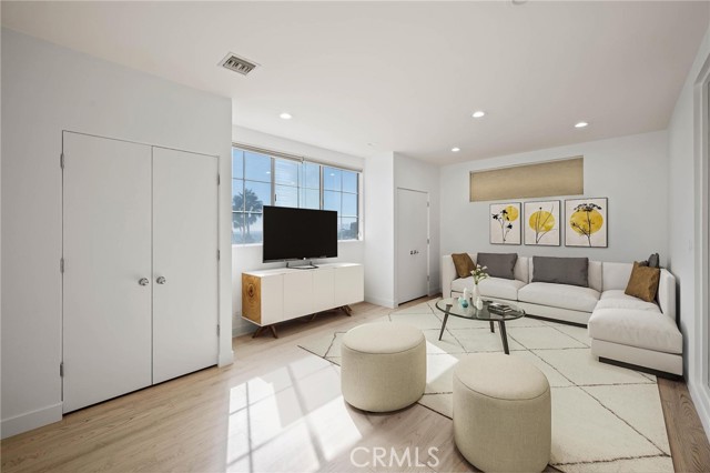 Detail Gallery Image 13 of 35 For 8246 Woodshill Trl, Los Angeles,  CA 90069 - 4 Beds | 4 Baths