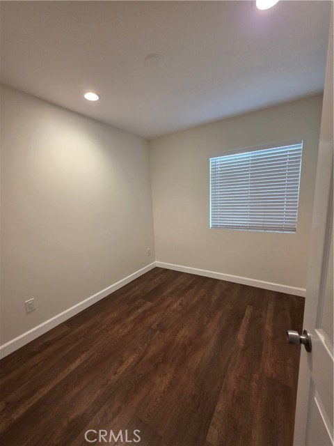 1046 N Banning Boulevard, Wilmington CA: https://media.crmls.org/medias/9eb3e888-0569-4b21-8cda-3356ea366760.jpg