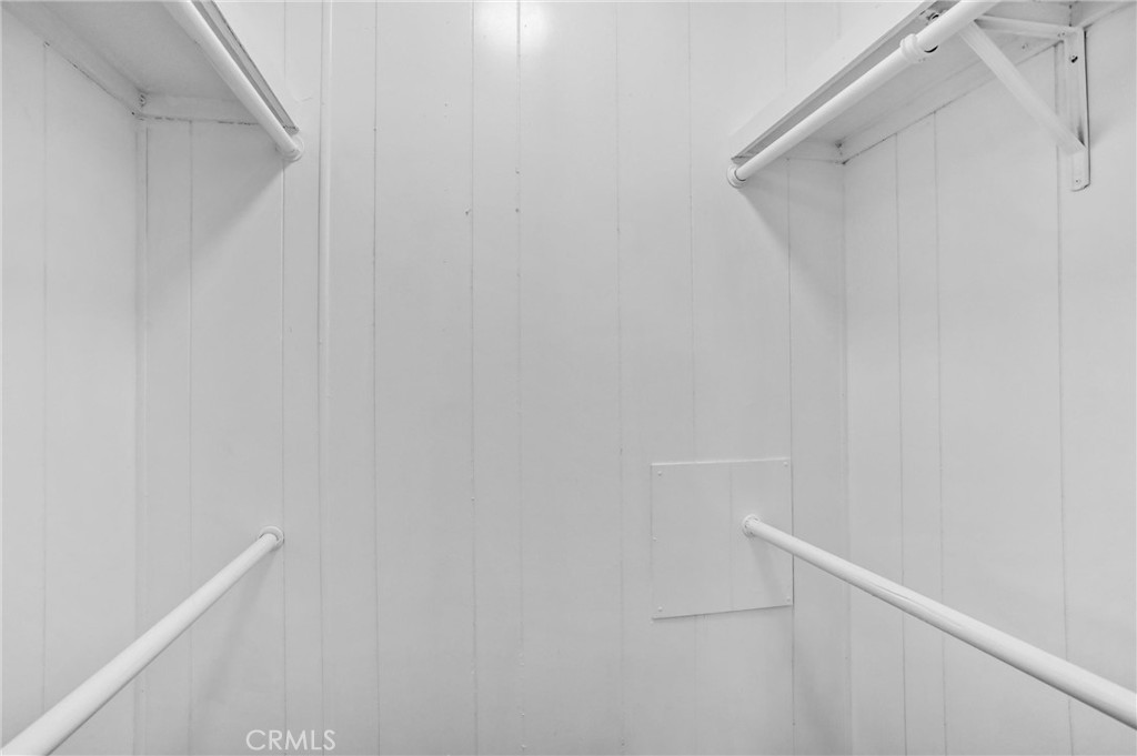 https://media.crmls.org/medias/9eb42721-87b3-4486-b573-de44ed9202b8.jpg?preset=X-Large