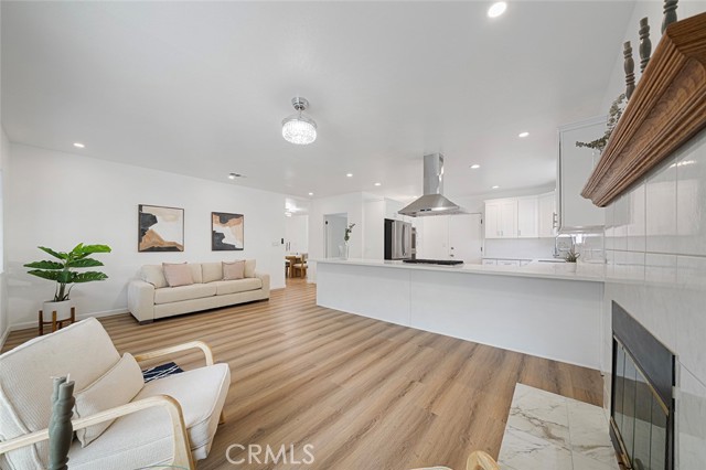 Detail Gallery Image 9 of 21 For 12930 Gilmore Ave, Los Angeles,  CA 90066 - 3 Beds | 2 Baths