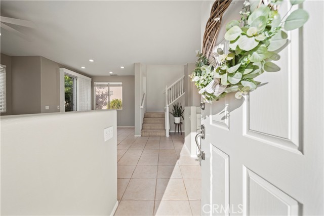 Detail Gallery Image 3 of 43 For 28412 Mayfair Dr, Valencia,  CA 91354 - 3 Beds | 2/1 Baths