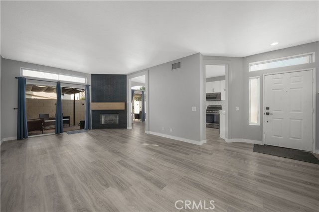 11544 Treeview Court, Moorpark CA: https://media.crmls.org/medias/9eb540b9-de31-41b0-b323-7834558d6b01.jpg