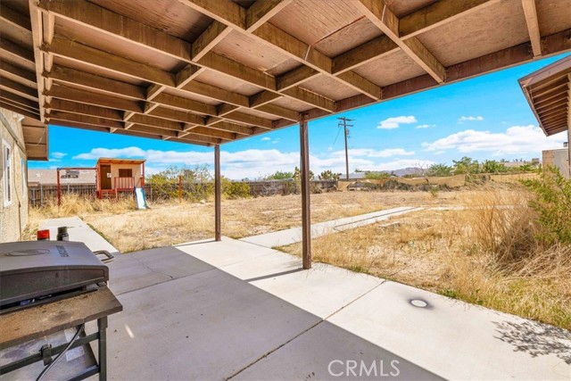 58331 Caliente Street, Yucca Valley CA: https://media.crmls.org/medias/9eb6a6ca-6961-485b-878f-6f7869a69a2e.jpg