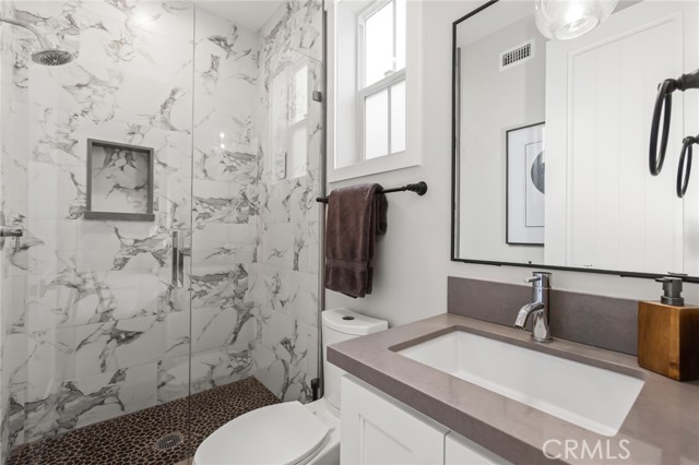 Detail Gallery Image 37 of 44 For 204 S Helberta, Redondo Beach,  CA 90277 - 4 Beds | 4 Baths