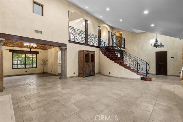 19613 Hiawatha Street, Chatsworth CA: https://media.crmls.org/medias/9eb7f68c-c4a4-4362-b838-843af363f8f7.jpg