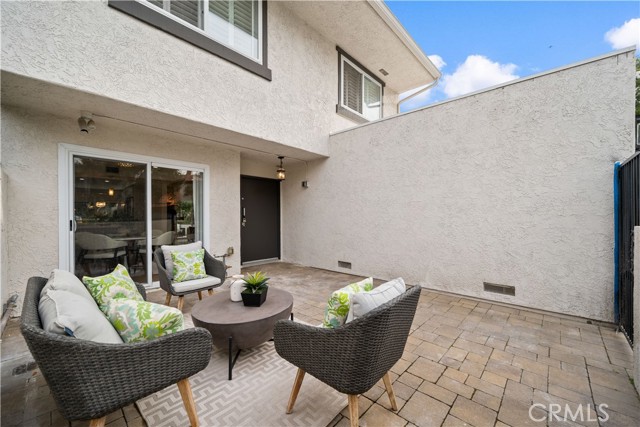 Detail Gallery Image 5 of 49 For 456 Vista Roma, Newport Beach,  CA 92660 - 3 Beds | 2/1 Baths