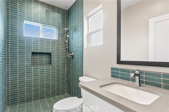 Detail Gallery Image 5 of 17 For 734 Center St, Costa Mesa,  CA 92627 - – Beds | – Baths
