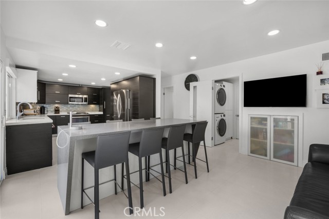 22835 Styles Street, Woodland Hills CA: https://media.crmls.org/medias/9eb9a0f2-c569-4bbc-9aa8-4d52a77d470d.jpg