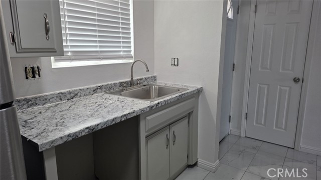 Detail Gallery Image 10 of 10 For 4404 Tierra Verde St #D,  Bakersfield,  CA 93301 - 2 Beds | 1/1 Baths