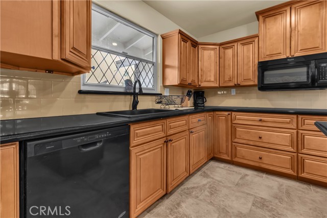 Detail Gallery Image 19 of 32 For 2554 W Avenue J14, Lancaster,  CA 93536 - 5 Beds | 3 Baths