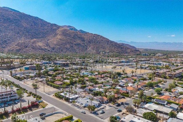 595 S Calle Santa Rosa, Palm Springs CA: https://media.crmls.org/medias/9ebaedd2-ee19-477a-b607-0827b0c2369b.jpg