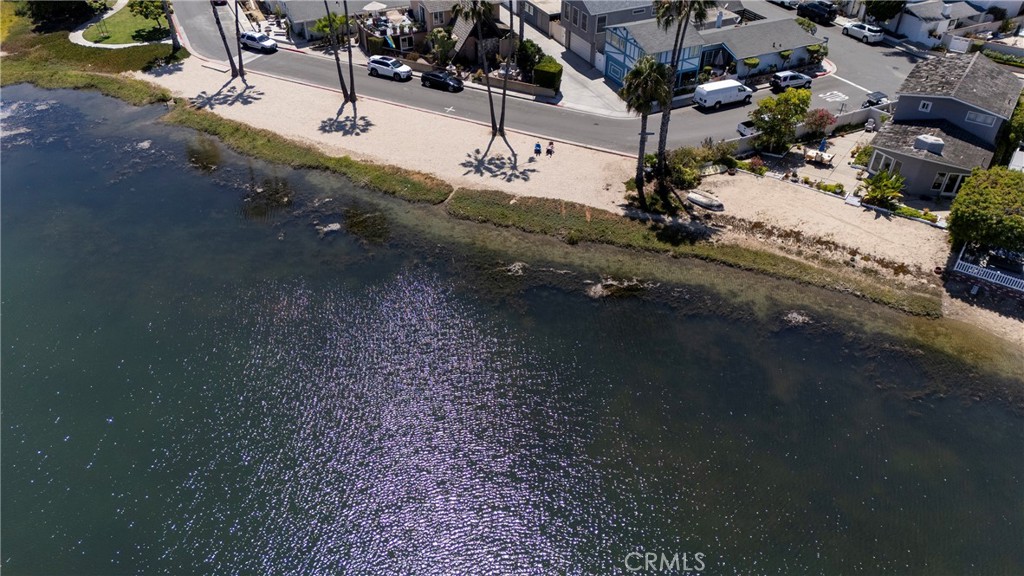 https://media.crmls.org/medias/9ebaeeaf-7058-4d97-a358-da42e2f33261.jpg?preset=X-Large