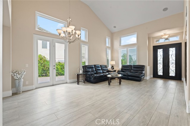 Detail Gallery Image 3 of 68 For 928 Trovita, Corona,  CA 92881 - 4 Beds | 3 Baths