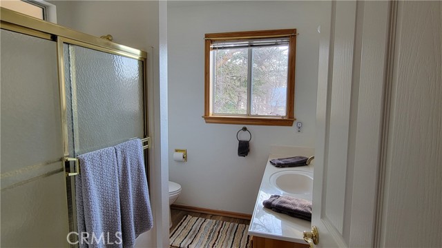Detail Gallery Image 10 of 13 For 32991 Canyon Dr, Green Valley Lake,  CA 92341 - 2 Beds | 1/1 Baths