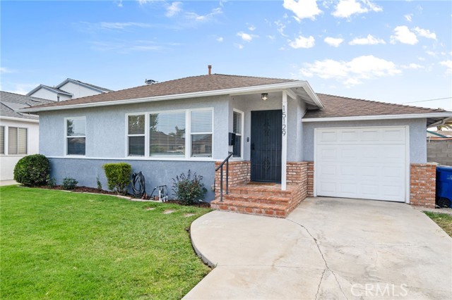 15129 Fonthill Avenue, Lawndale CA: https://media.crmls.org/medias/9ebbcfd6-28a1-4951-9a1e-b096f6c94188.jpg