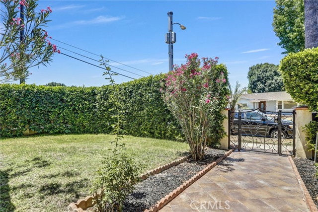 7836 Hanna Avenue, Canoga Park CA: https://media.crmls.org/medias/9ebd91a4-757f-4b33-961b-abcd16f884f0.jpg