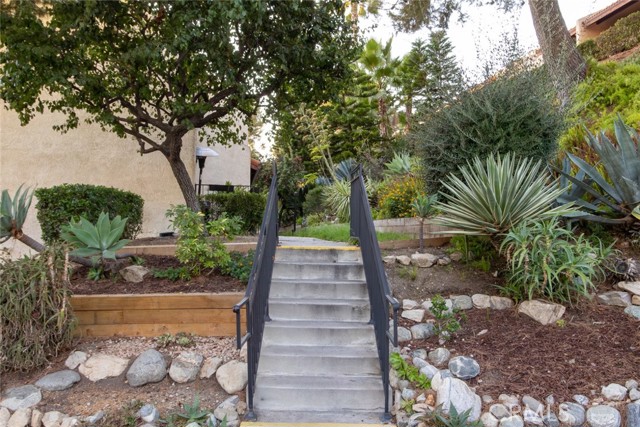 Detail Gallery Image 25 of 30 For 9551 via Ricardo, Burbank,  CA 91504 - 3 Beds | 2/1 Baths