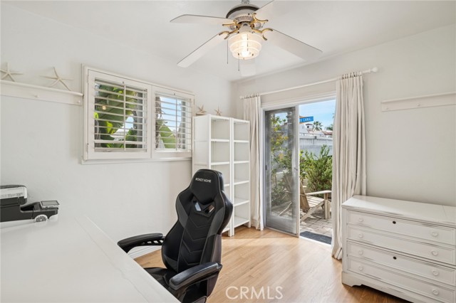 Detail Gallery Image 13 of 42 For 200 Grand Canal, Newport Beach,  CA 92662 - 4 Beds | 3 Baths