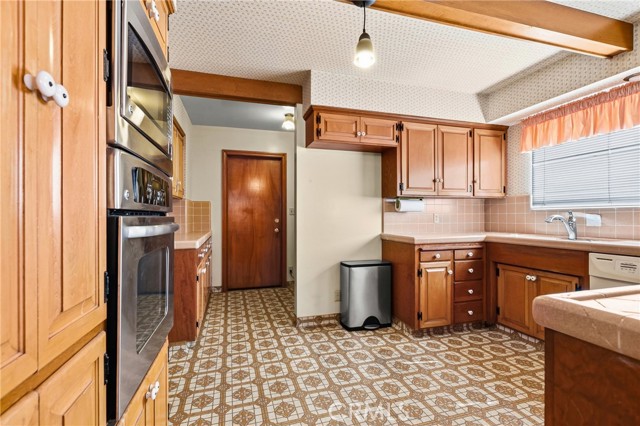 Detail Gallery Image 13 of 46 For 2021 Skylark, San Luis Obispo,  CA 93401 - 4 Beds | 2/1 Baths