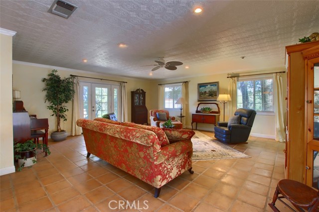 Detail Gallery Image 6 of 38 For 39406 John West Rd, Oakhurst,  CA 93644 - 4 Beds | 3 Baths