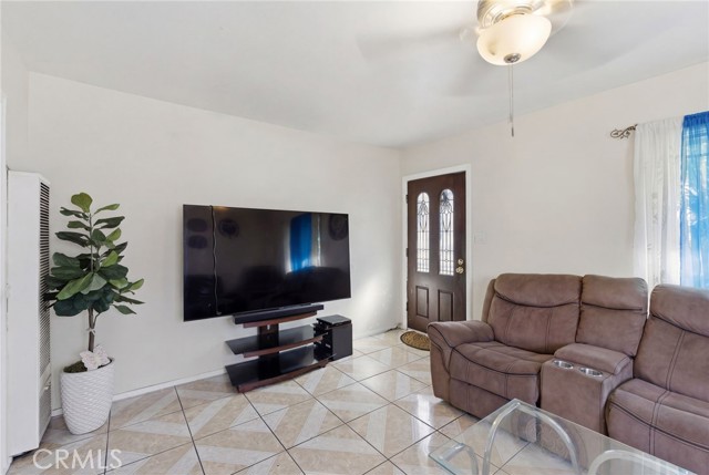 Detail Gallery Image 2 of 48 For 14329 Seaforth, Norwalk,  CA 90650 - 4 Beds | 2 Baths