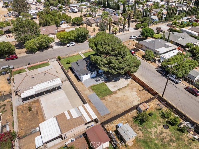 8316 Reseda Avenue, Fontana CA: https://media.crmls.org/medias/9ec1419e-d660-4d3b-9dbc-ff4f423350c1.jpg