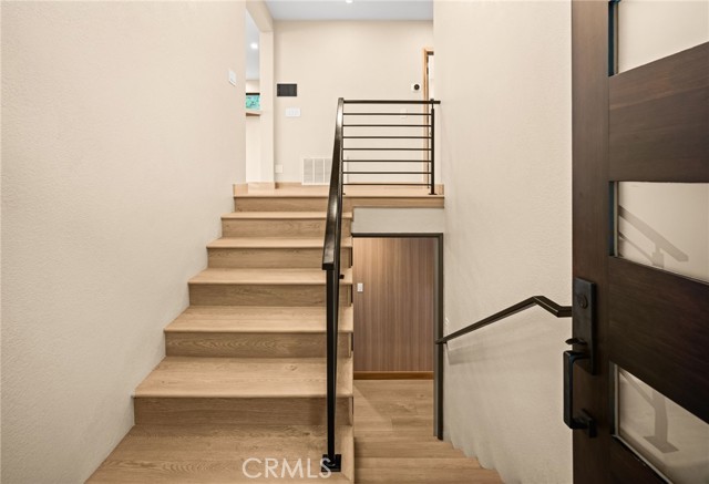 325 N Madison Avenue, Monrovia CA: https://media.crmls.org/medias/9ec2b941-cf63-4151-9a1a-613f8fdd12ae.jpg