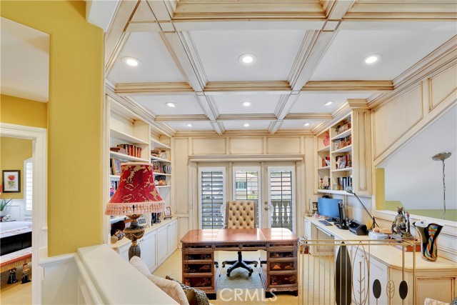 3121 Corte Linda, Newport Beach CA: https://media.crmls.org/medias/9ec2dfb3-3641-4f9f-b84a-47556374f2cf.jpg