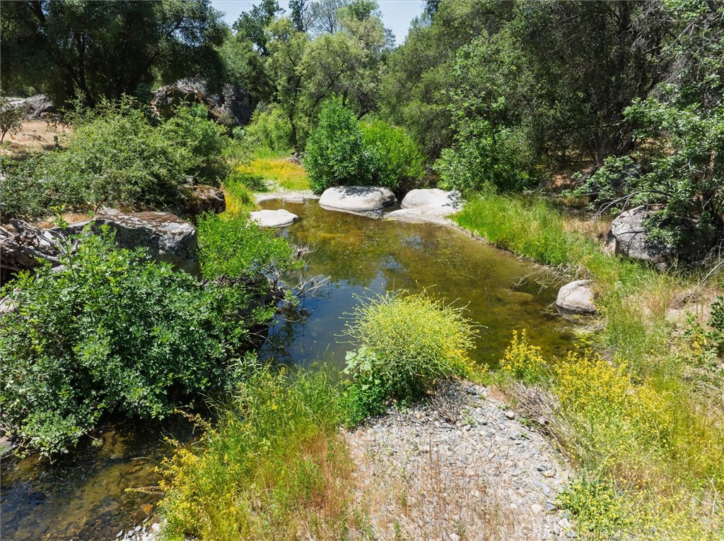 https://media.crmls.org/medias/9ec357cb-77fa-442b-a94d-8a73d27815ad.jpg?preset=X-Large