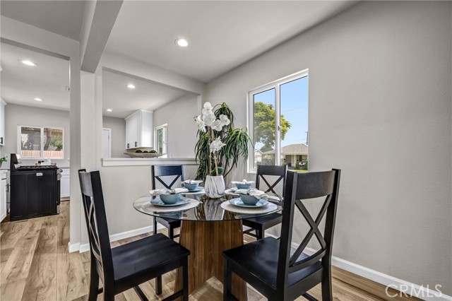 Image 6 of 39 For 14431 Harvest Ave